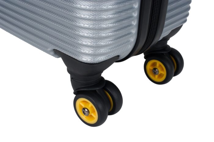 Mała walizka srebrna (NG - Abroad)